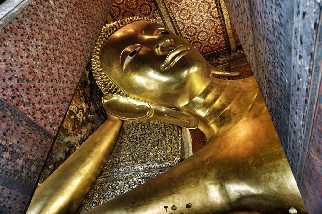 Adventure-Thailand-Tour-12-days-Wat-Pho-bangkok-12.jpg
