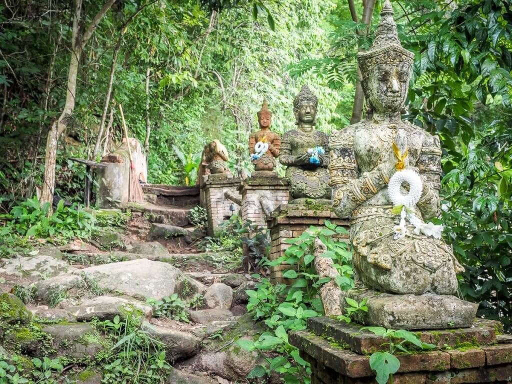 Impressive-Thailand-9-Days-Wat-Pha-Lat-Doi-Suthep-Chiang-Mai-3.jpeg