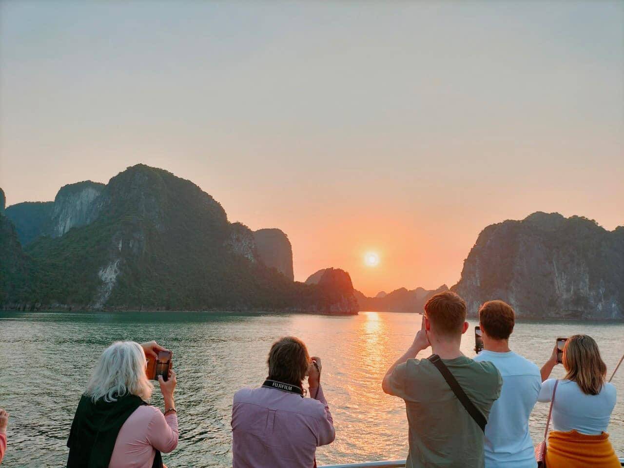 the-allure-of-vietnam-13-days-halong-bay-sunset-1.JPG